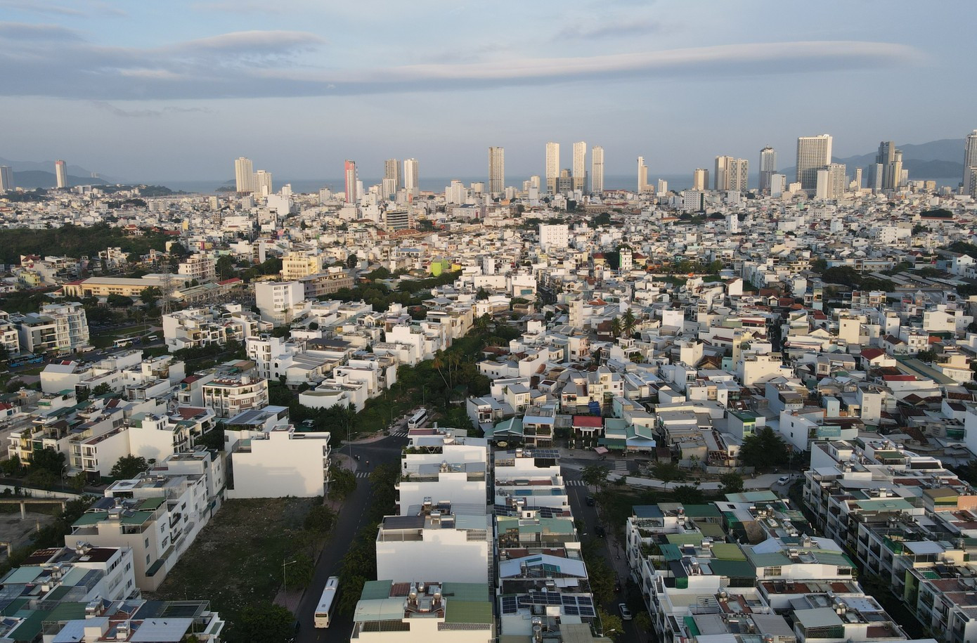 Việc bỏ Chi nhánh Văn phòng đăng ký đất đai dễ gây ách tắc, ảnh hưởng trực tiếp đến người dân. nha-trang1.jpg