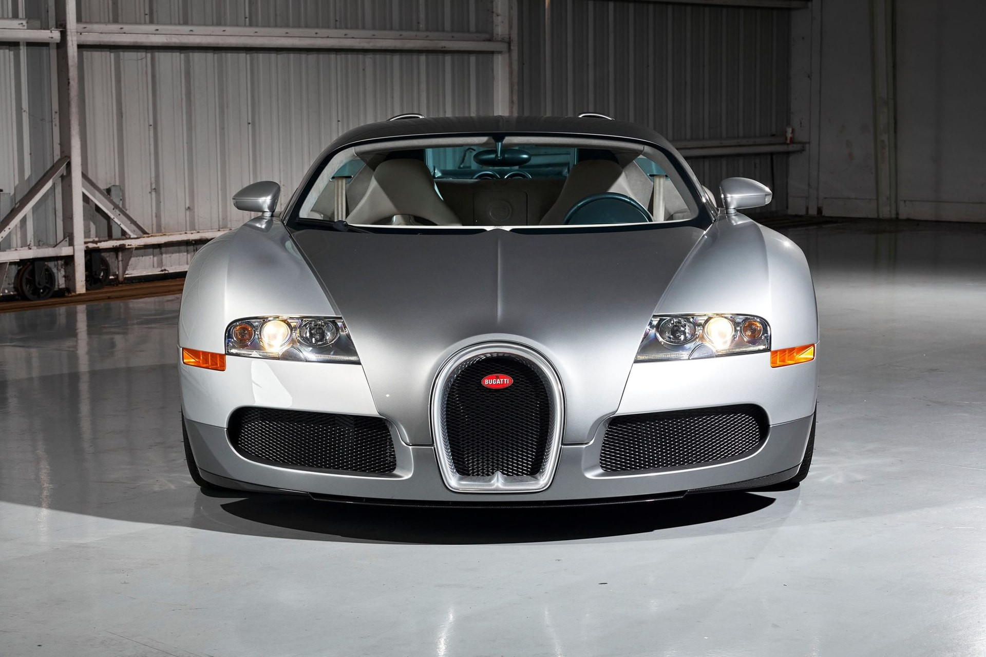 2008-bugatti-veyron-16-41134621-2048x1366-1760444254851-1760444255072264917807.jpg