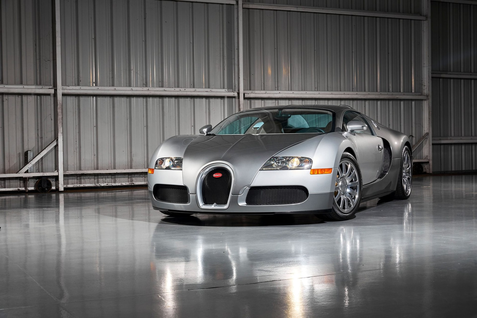 2008-bugatti-veyron-16-41134615-2048x1366-1760444251573-17604442517701640275479.jpg