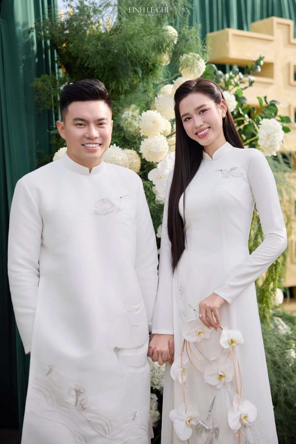 Chiếc áo dài Hoa hậu Đỗ Hà mặc trong ngày trọng đại lấy cảm hứng từ quê hương - ảnh 1