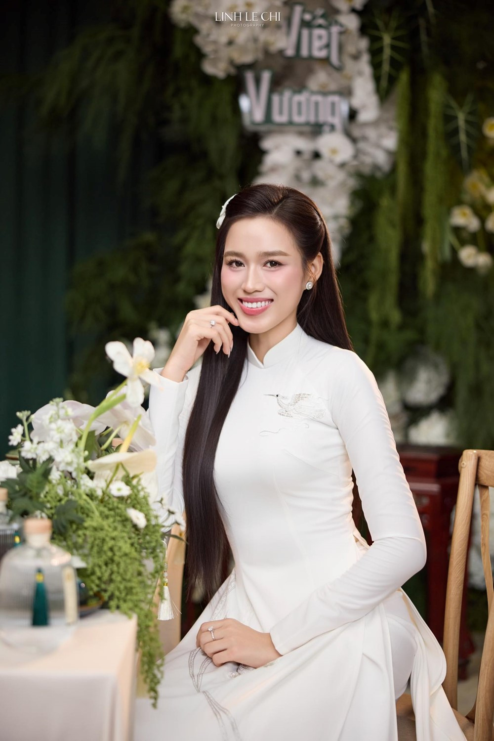 Chiếc áo dài Hoa hậu Đỗ Hà mặc trong ngày trọng đại lấy cảm hứng từ quê hương - ảnh 3