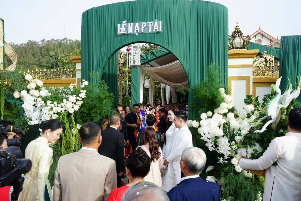 Lễ nạp tài của Hoa hậu Đỗ Thị Hà và chồng thiếu gia tập đoàn nghìn tỷ - ảnh 4