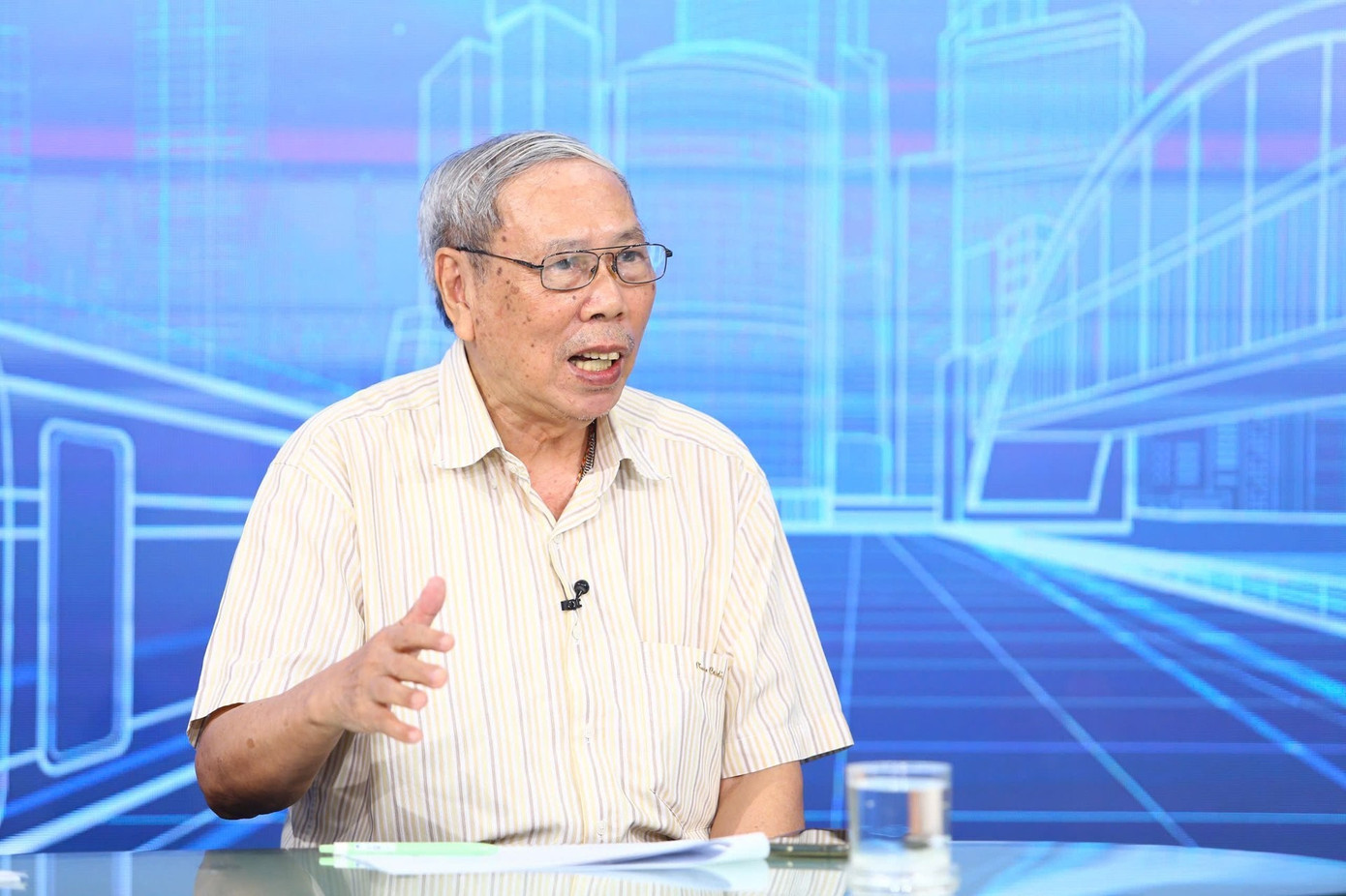 GS.TS Hoàng Xuân Cơ be26aa37cfab79f520ba-1020-141541.jpg