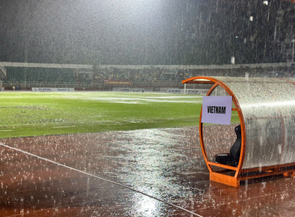 Sân vận động lâu đời nhất Việt Nam, cứ mưa lớn là ngập sắp được ‘lên đời’- Ảnh 1.