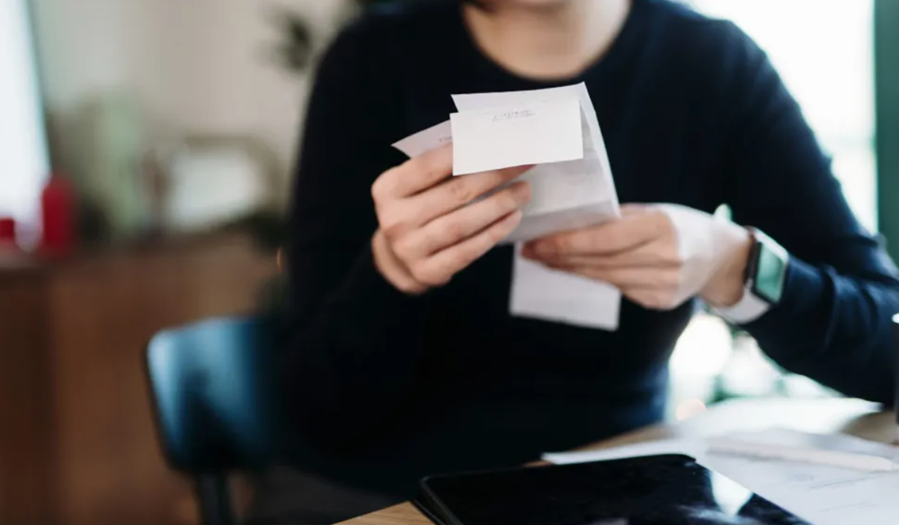 Siêu cường số 1 thế giới lung lay: Dân Mỹ kiếm hơn 13 tỷ đồng/năm vẫn ‘cháy túi’, người giàu cũng không dám mua nhà hay cưới xin - ảnh 1