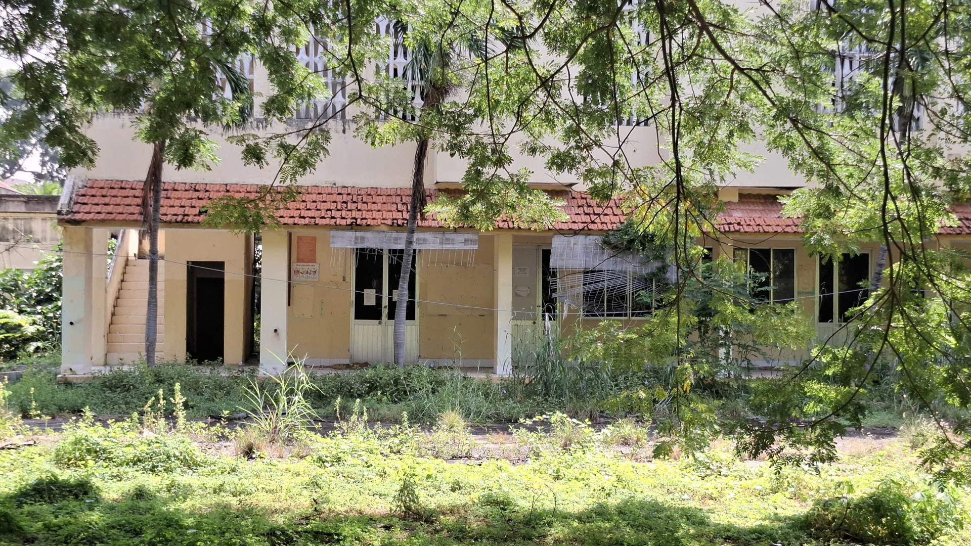 Cảnh hoang lạnh tại 2 bệnh viện bỏ hoang đang được đề xuất ‘tái sử dụng’- Ảnh 4.