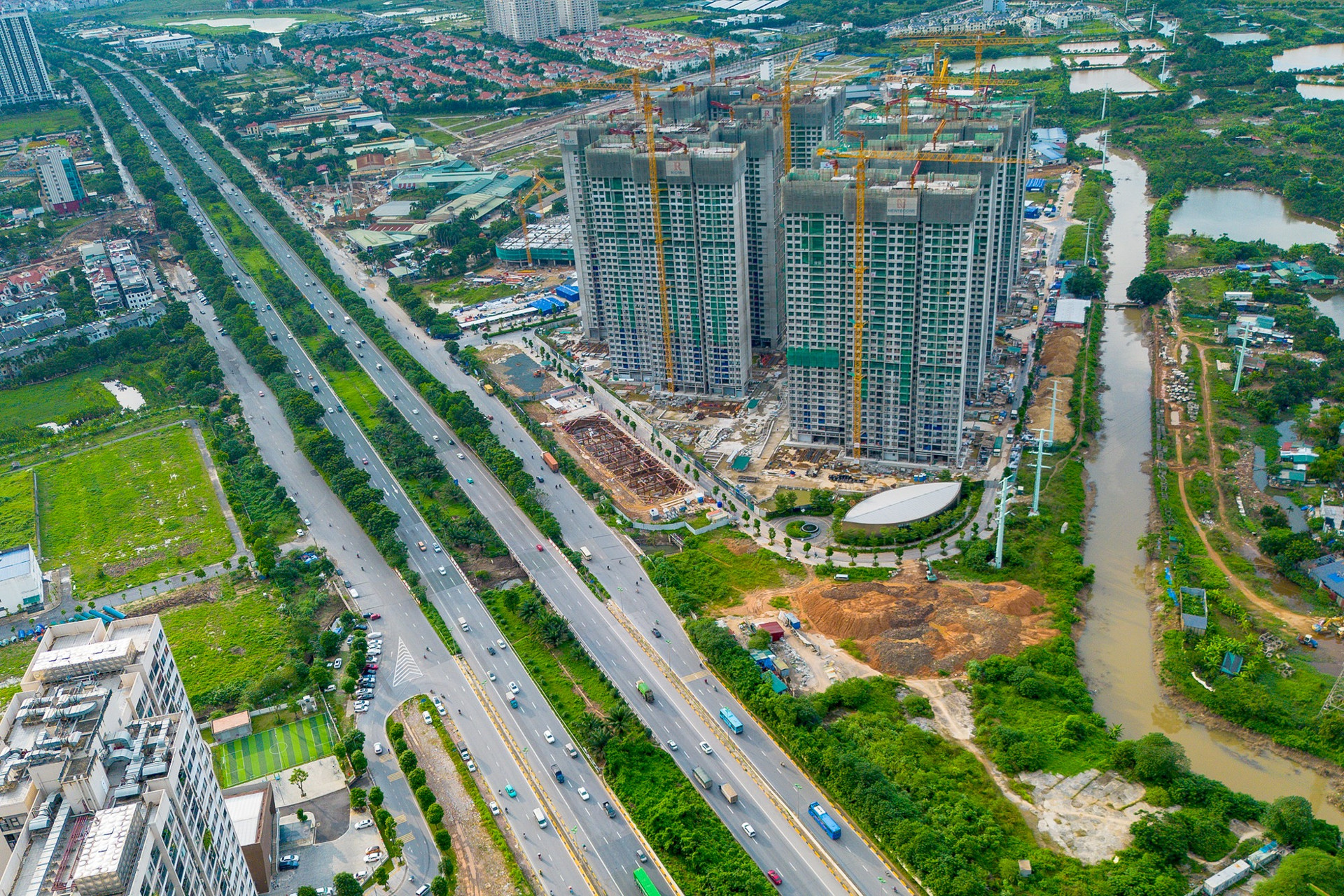 Dự án bất động sản 18.000 tỷ tại phía Tây Thủ đô đạt mốc 100 triệu đồng/m2, đốt nóng cuộc đua căn hộ cao cấp- Ảnh 2.