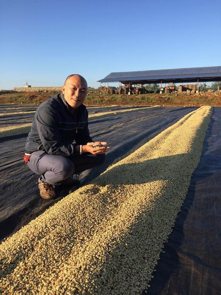 Hé lộ gia tộc kín tiếng nắm giữ ‘đế chế’ đa ngành nghìn tỷ: Thế hệ kế nghiệp học vấn ‘cực khủng’, nhiều người làm Chủ tịch, Giám đốc - ảnh 6