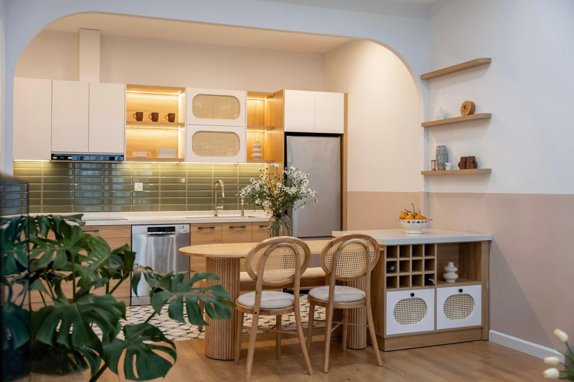 Căn hộ 90m2 tái sinh ngoạn mục: Mộc mạc, ấm cúng và tràn ngập nắng- Ảnh 5.