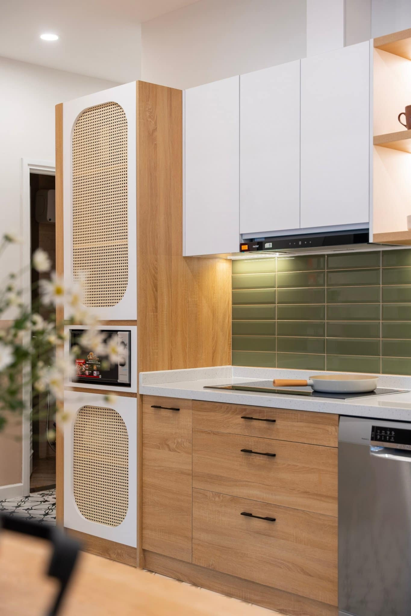 Căn hộ 90m2 tái sinh ngoạn mục: Mộc mạc, ấm cúng và tràn ngập nắng- Ảnh 6.