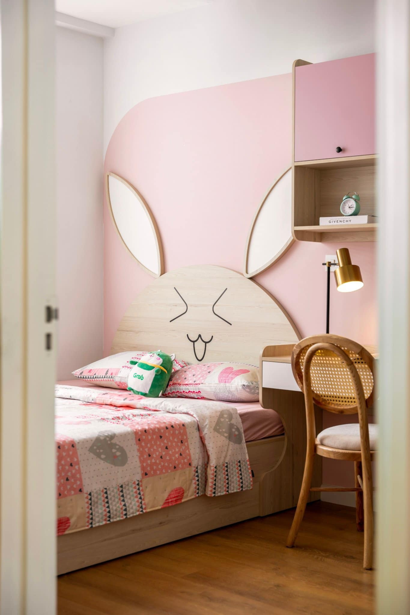 Căn hộ 90m2 tái sinh ngoạn mục: Mộc mạc, ấm cúng và tràn ngập nắng- Ảnh 8.