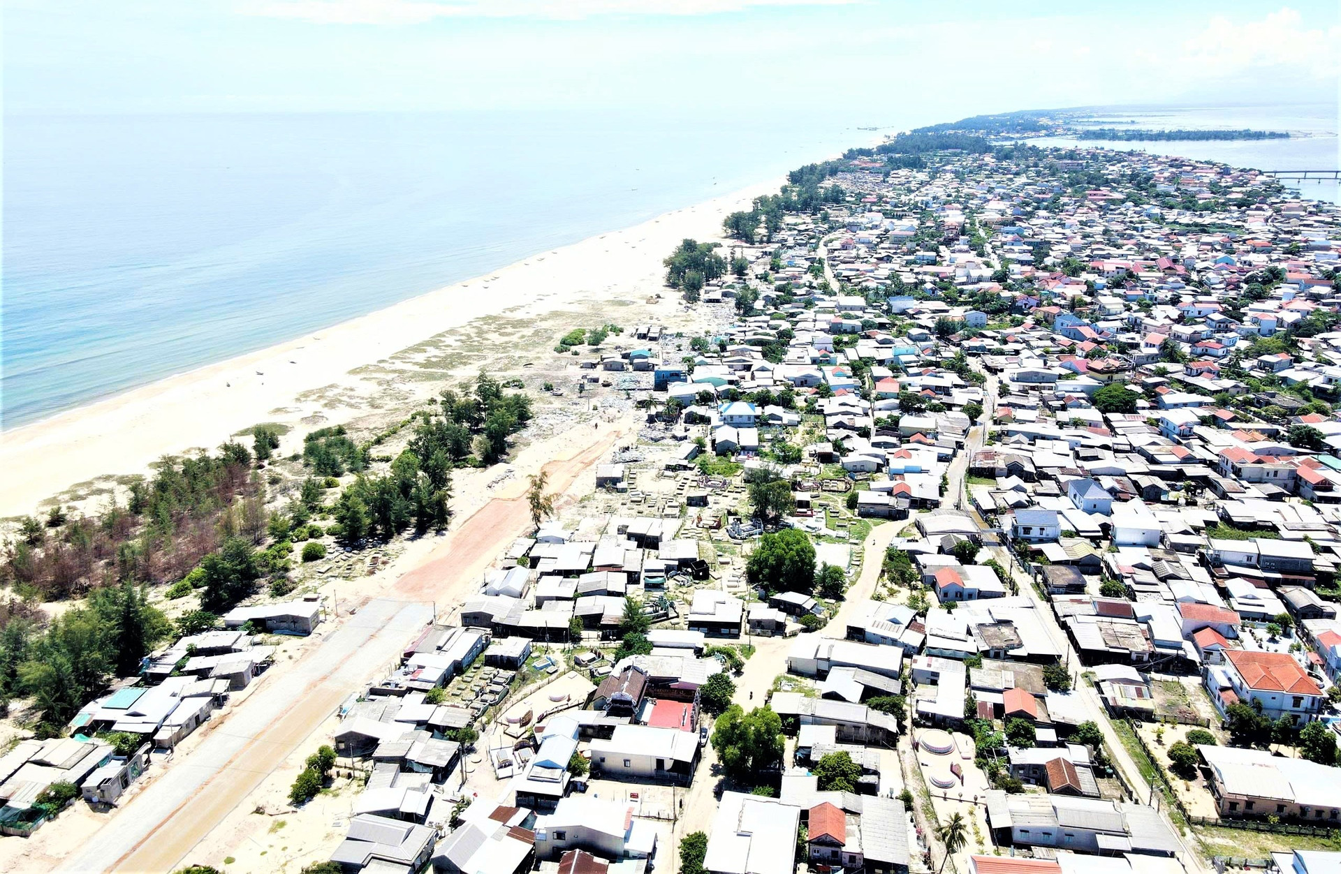 Cầu vượt biển dài nhất miền Trung gặp khó, nguy cơ trễ hẹn thông xe- Ảnh 2.