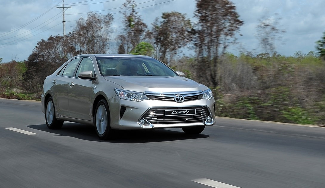 toyota-camry-2016.jpg