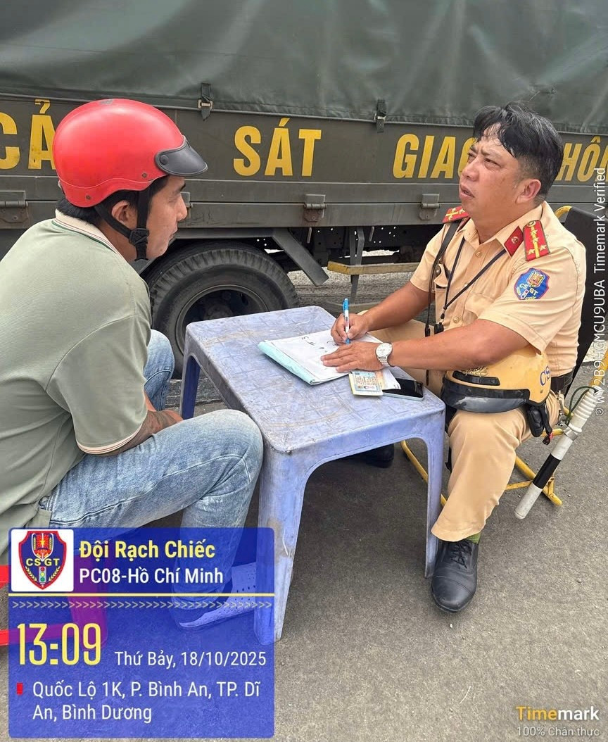 CSGT làm việc với người vi phạm img-5799-632.jpg