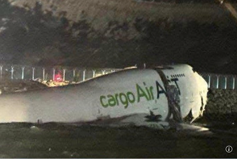 Hình ảnh chiếc máy bay gặp nạn. (Ảnh: SCMP) screen-shot-2025-10-20-at-63250-am.png