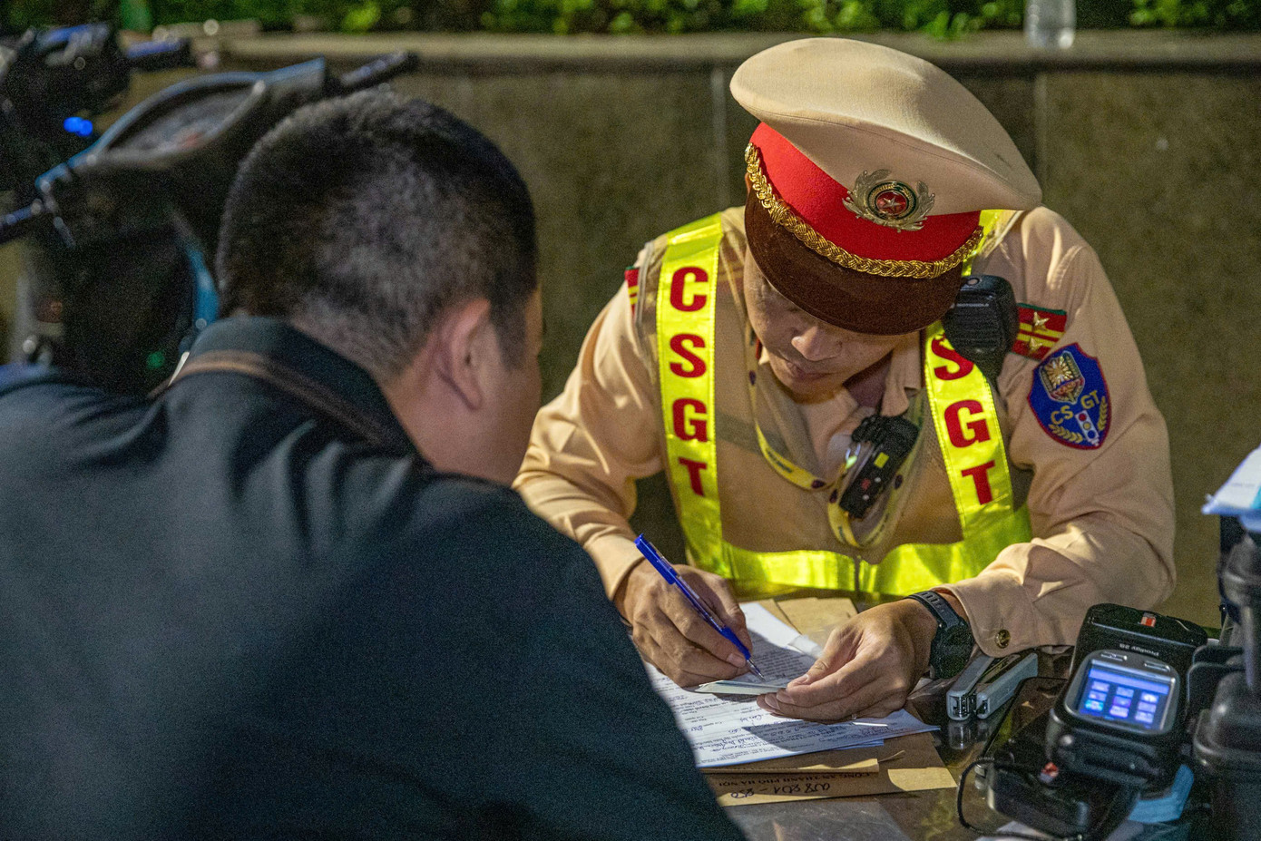 Các trường hợp vi phạm bị lập biên bản. nong-do-con-3.jpg