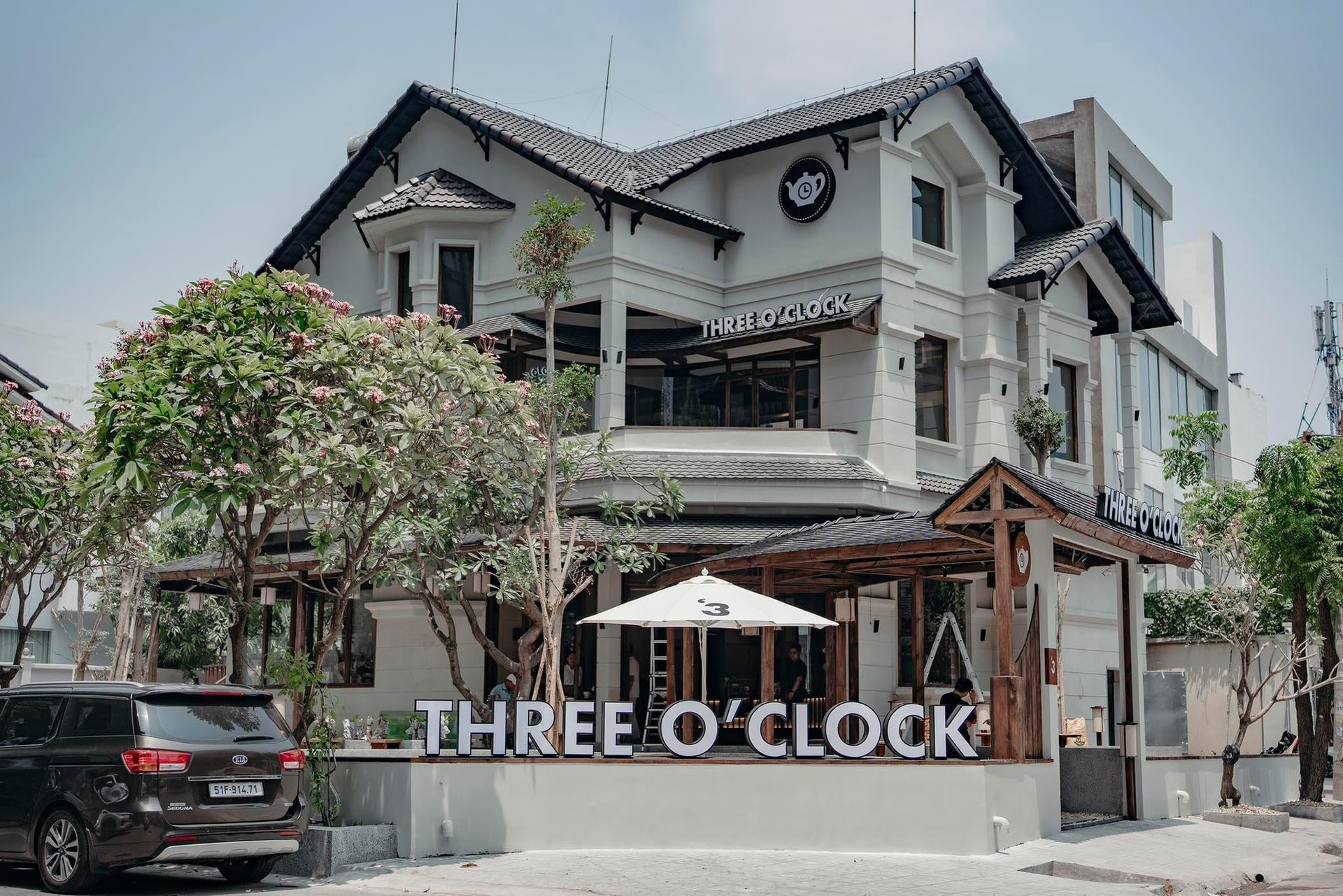 three-oclock-vo-truong-toan-8-17607915154691226750583-1760836345751-1760836346002446444703.jpg