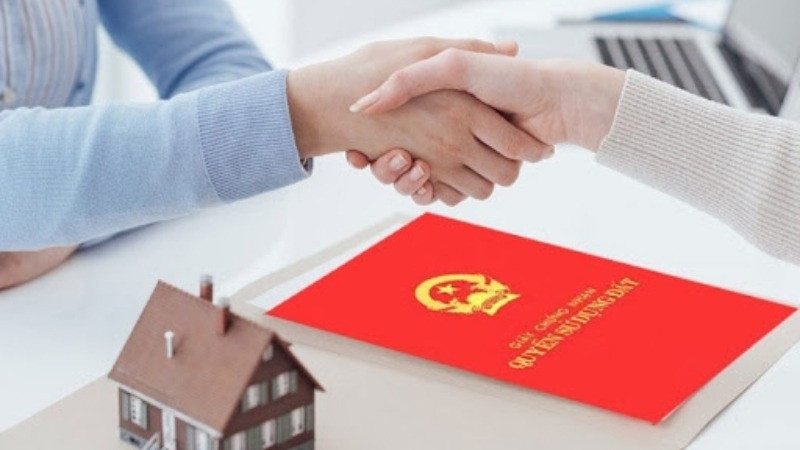 Từ nay, sổ đỏ mẫu mới có thể đứng tên tối đa bao nhiêu người?- Ảnh 1.