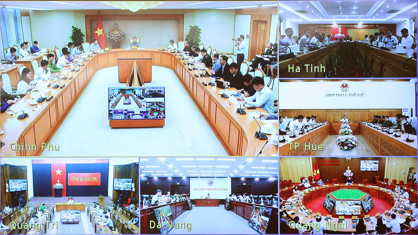 Cuộc họp được kết nối trực tuyến với các tỉnh, thành. 2210ptt1.jpg