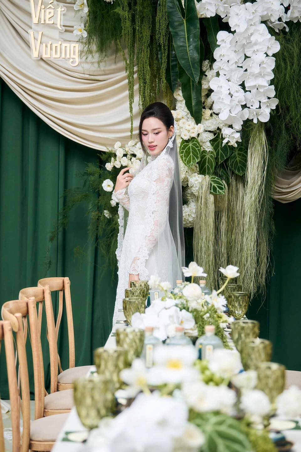 Cận cảnh đám cưới Hoa hậu Đỗ Hà và thiếu gia Tập đoàn Sơn Hải: Rạp cưới 'siêu khủng', khoảng 1.000 khách mời tham dự - ảnh 8