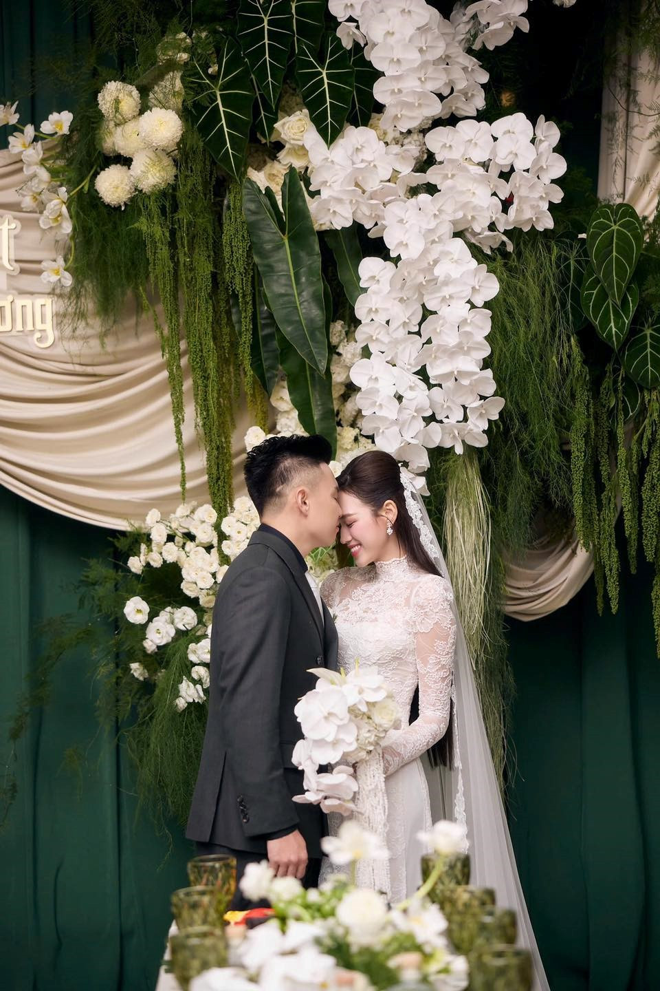 Cận cảnh đám cưới Hoa hậu Đỗ Hà và thiếu gia Tập đoàn Sơn Hải: Rạp cưới 'siêu khủng', khoảng 1.000 khách mời tham dự - ảnh 5