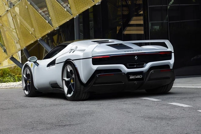 ferrari_sc40_2.webp