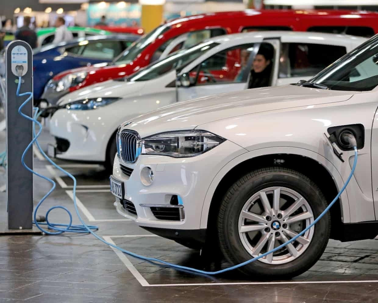xe-phev-phat-thai-gap-5-lan-cong-bo-1.jpg