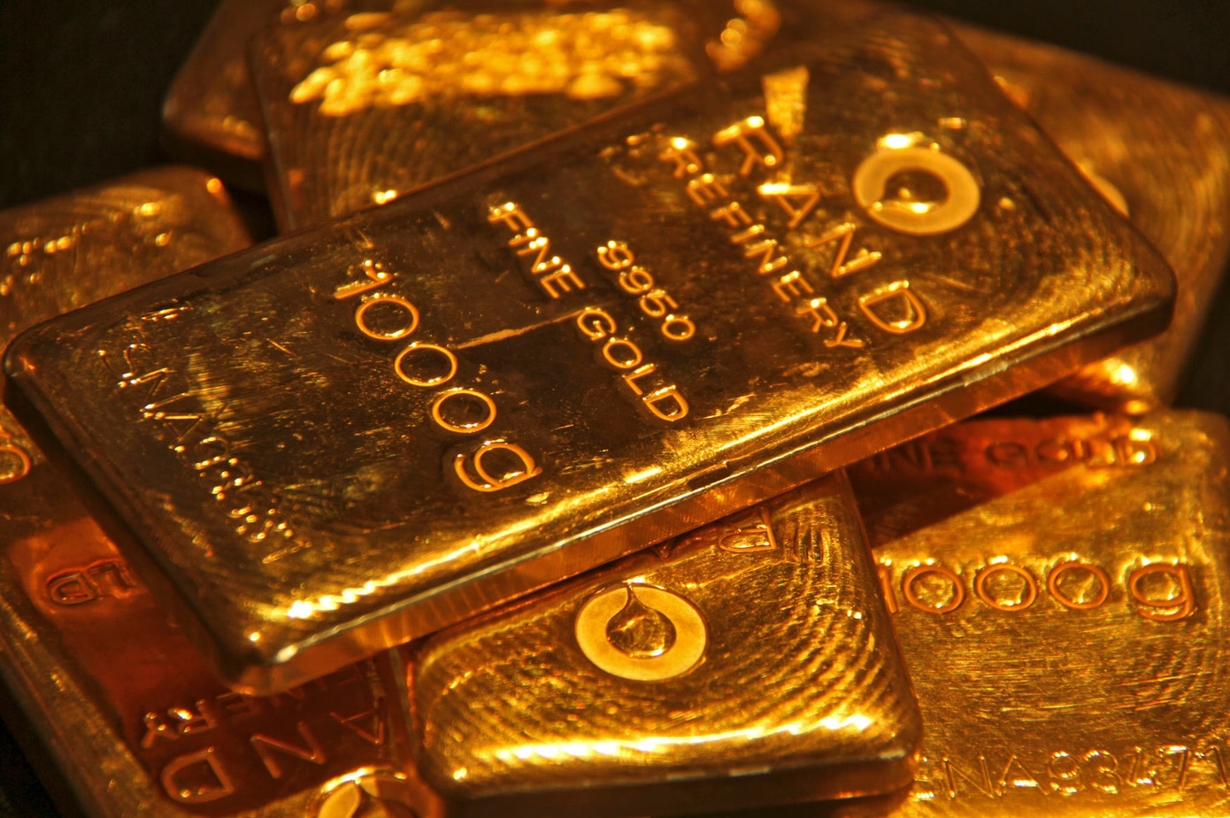 Sau hai phiên giảm liên tiếp, giá vàng thế giới bật tăng hơn 1% trong phiên giao dịch ngày 24/10. Ảnh: Reuters. vytmr5bgd5oj7dwcnks23fmwbmjpg-11zon.jpg