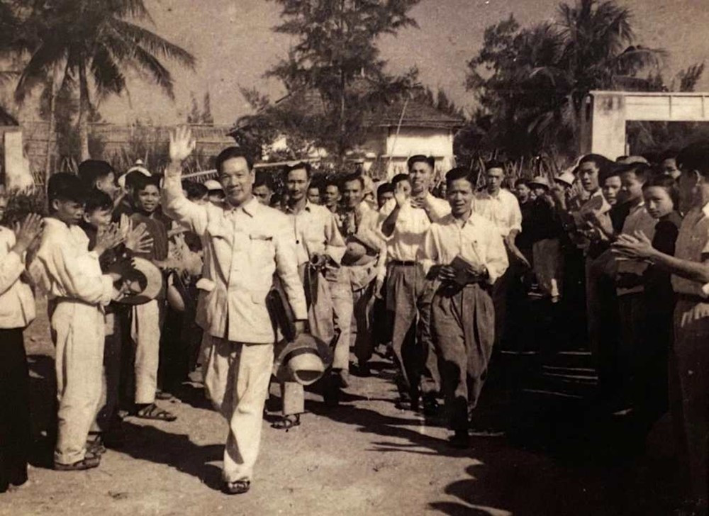 Gia đình trí thức danh giá bậc nhất Việt Nam: Cha là Bộ trưởng Bộ Giáo dục lâu năm nhất, con cái đều là Giáo sư, Tiến sĩ lừng danh - ảnh 2