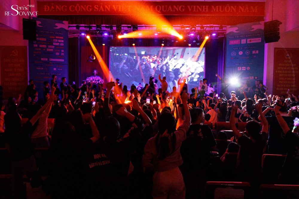 Dàn sao 'khủng' đổ bộ FPS 2025: Đêm nhạc hội chào tân đầy cảm xúc - ảnh 5