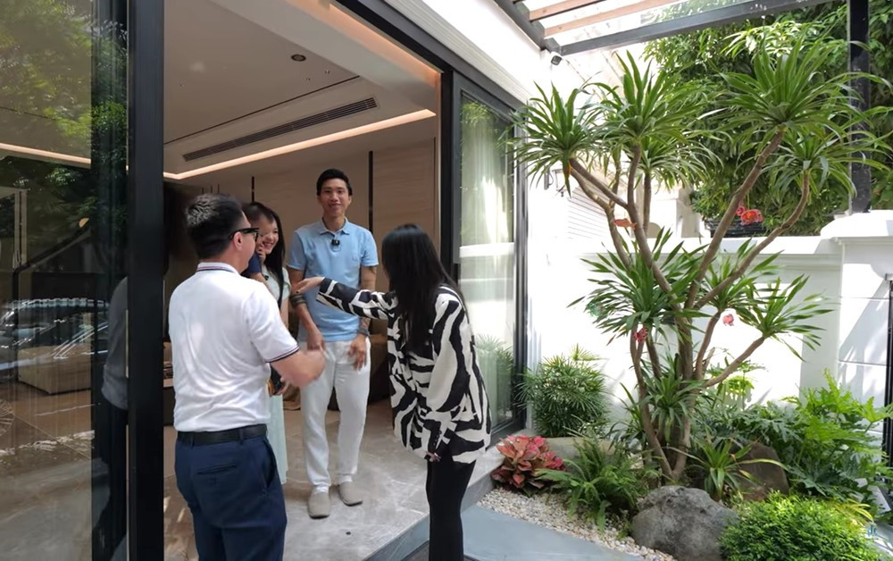 Tài sản của Đoàn Văn Hậu - Doãn Hải My sau 2 năm kết hôn: Tậu biệt thự hai mặt tiền trị giá 40 tỷ đồng, xế hộp hạng sang - ảnh 5