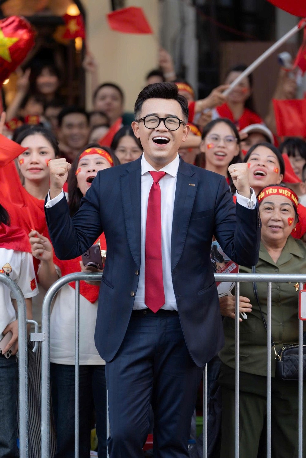 Chân dung MC dẫn Chung kết Olympia điểm cầu Huế: Có 'vía' đem Quán quân về chuyên Quốc học, học vấn siêu khủng, IELTS 8.5 - ảnh 4