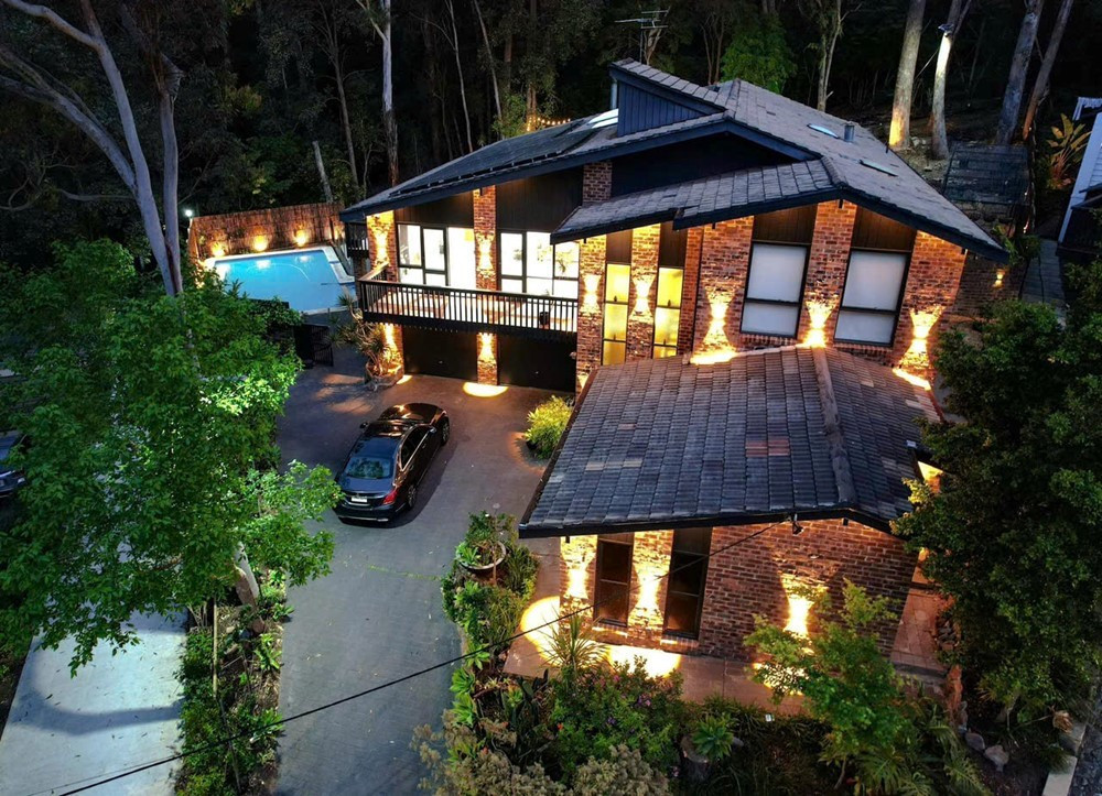 Biệt thự 1.000m² của 'Quán quân Olympia giàu nhất': Sở hữu bể bơi riêng, được ví như 'thiên đường nghỉ dưỡng'