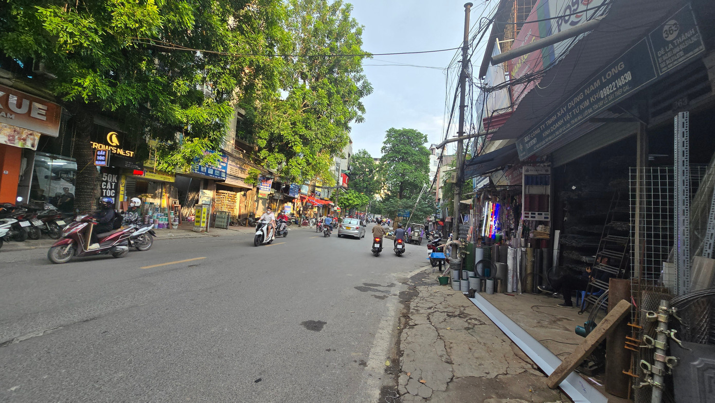 Đường Đê La Thành 1000030140.jpg