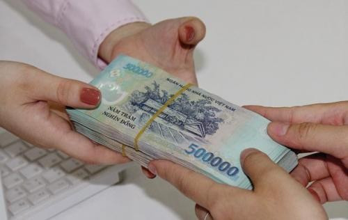 Trong 9 tháng năm, tổng dư nợ tín trên địa bàn TPHCM đạt gần 5 triệu tỷ đồng cho-vay-tien-mat-o-tphcm.jpg