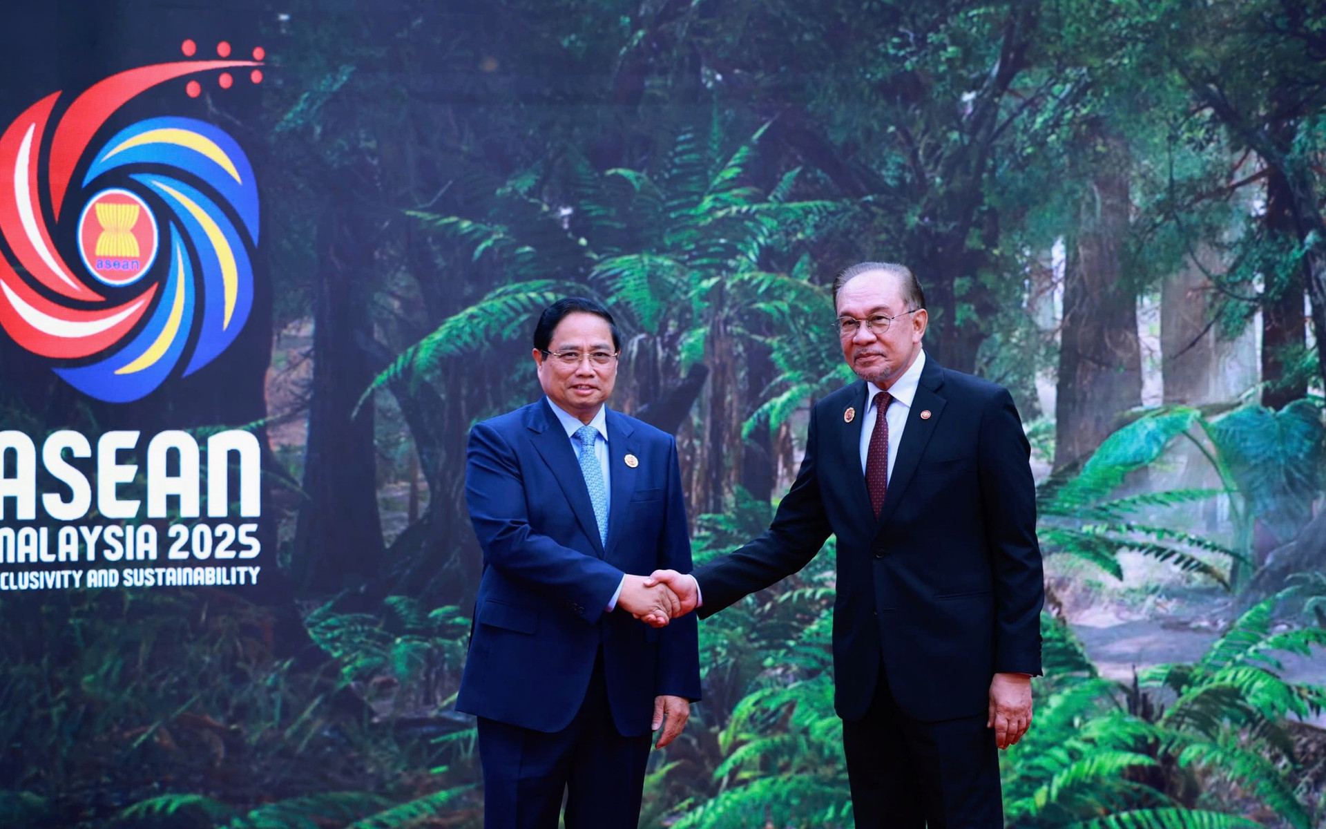 Thủ tướng Phạm Minh Chính bắt đầu các hoạt động tại Hội nghị Cấp cao ASEAN 47 Thủ tướng Phạm Minh Chính bắt đầu các hoạt động tại Hội nghị Cấp cao ASEAN 47