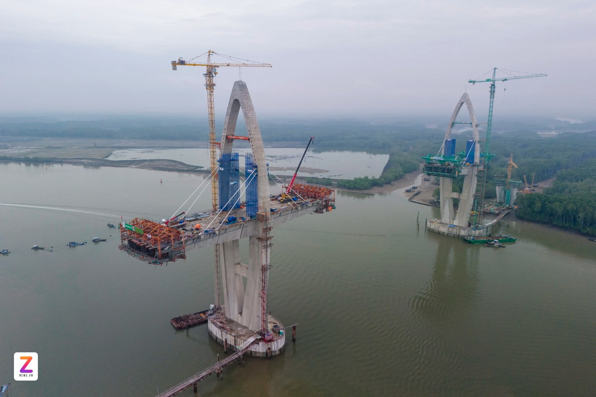 Cầu gần 5.000 tỷ có tĩnh không cao nhất Việt Nam: Sắp thông xe, loạt dự án bất động sản hưởng lợi- Ảnh 2. Cầu gần 5.000 tỷ có tĩnh không cao nhất Việt Nam: Sắp thông xe, loạt dự án bất động sản hưởng lợi- Ảnh 2.