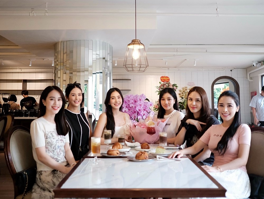 'MC đẹp nhất VTV' từ bỏ sự nghiệp để làm dâu hào môn, sống như 'bà hoàng' trong lâu đài dát vàng - ảnh 6