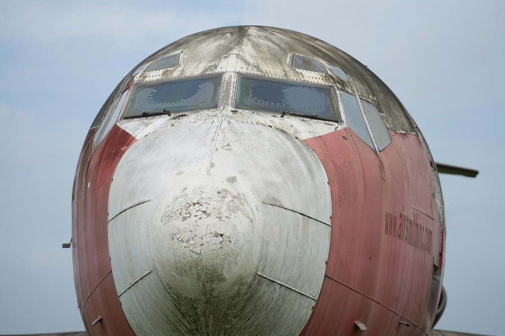 Máy bay Boeing B727-200 bị ‘bỏ rơi’ gần 2 thập kỷ tại sân bay Nội Bài đã có ‘chủ mới’ - ảnh 2
