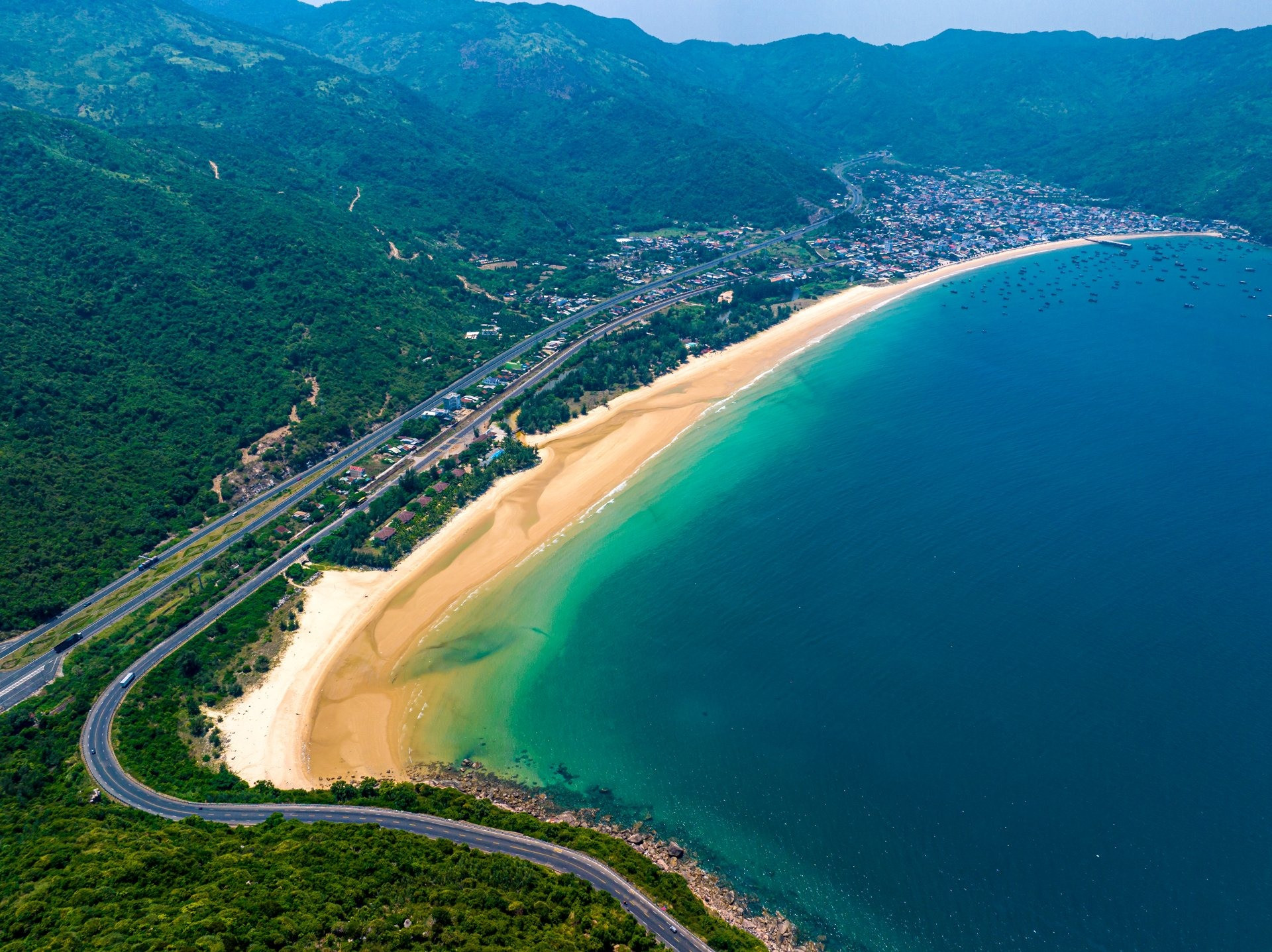 Tuyến cao tốc gần 11.000 tỷ có bóng dáng Tập đoàn Đèo Cả nhận cảnh báo- Ảnh 2. Tuyến cao tốc gần 11.000 tỷ có bóng dáng Tập đoàn Đèo Cả nhận cảnh báo- Ảnh 2.