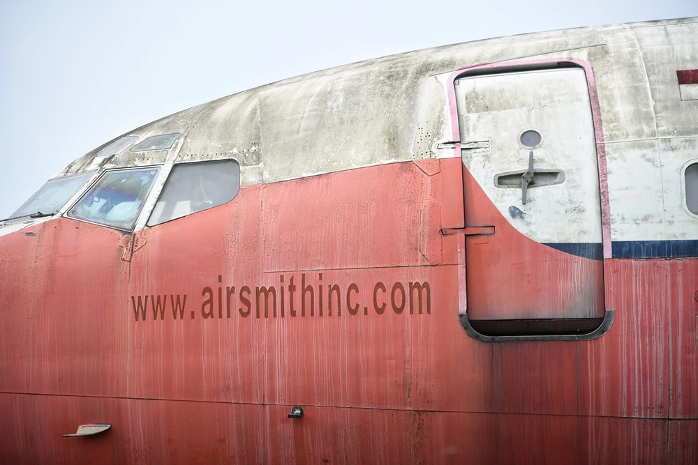 Máy bay Boeing B727-200 bị ‘bỏ rơi’ gần 2 thập kỷ tại sân bay Nội Bài đã có ‘chủ mới’ - ảnh 3