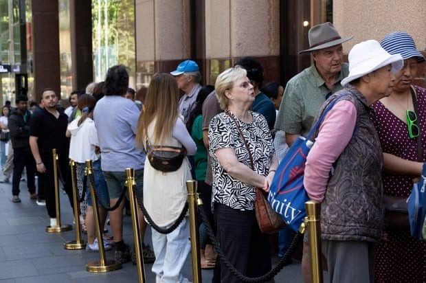 Không chỉ Việt Nam, người dân Australia cũng xếp hàng dài cả cây số để mua vàng - ảnh 2