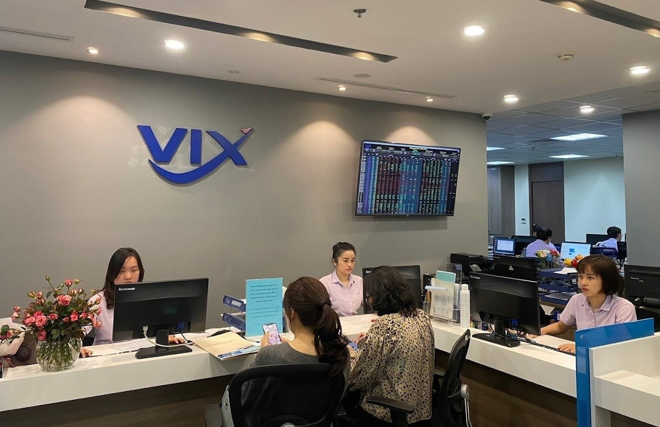Chứng khoán VIX muốn chào bán 918 triệu cổ phiếu để huy động 11.000 tỷ, nâng mục tiêu lợi nhuận lên 5.200 tỷ Chứng khoán VIX muốn chào bán 918 triệu cổ phiếu để huy động 11.000 tỷ, nâng mục tiêu lợi nhuận lên 5.200 tỷ