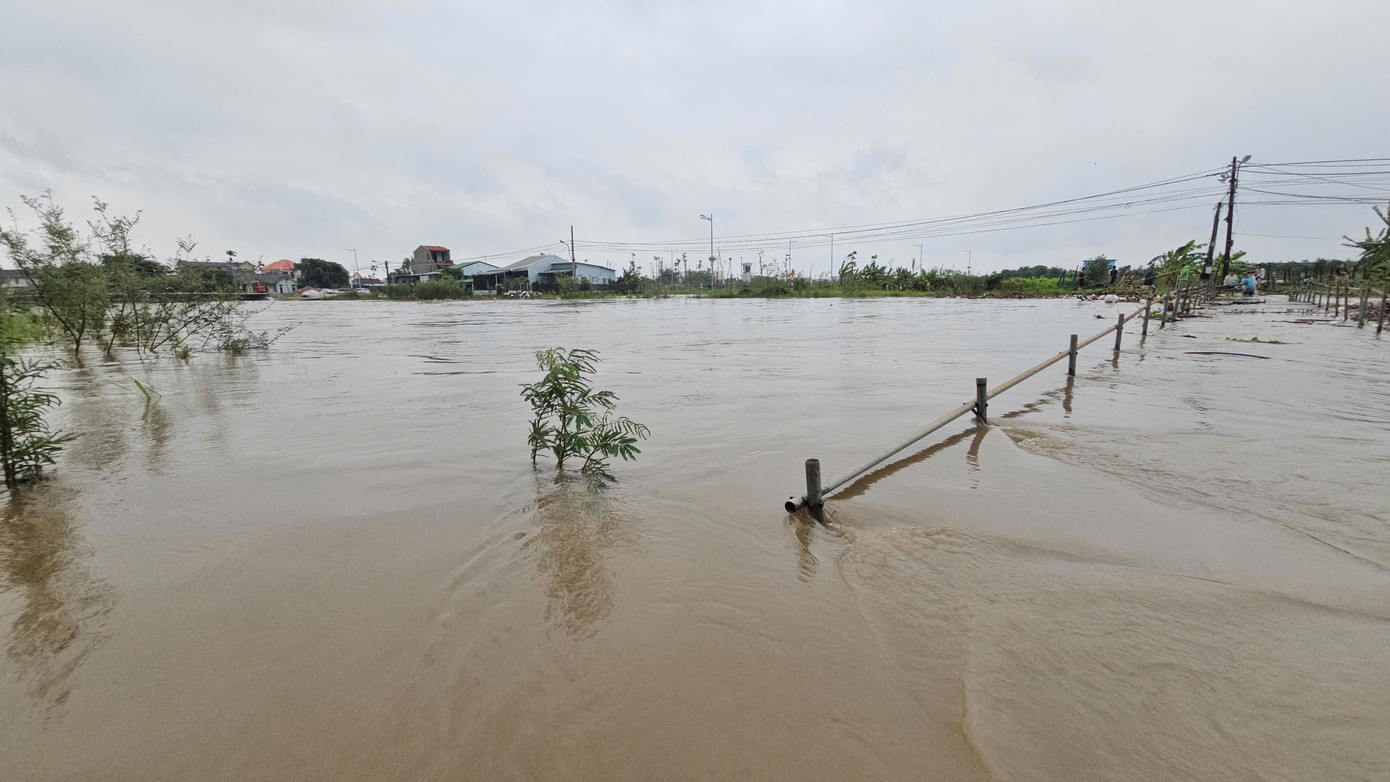 TP Huế đối mặt trận lũ lớn nhất kể từ đầu mùa mưa bão năm nay. ngap-lut-hue-12.jpg
