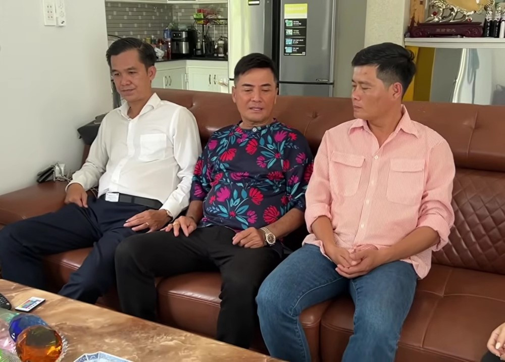 'Ông hoàng nhạc sến miền Tây' rời phố về đảo ngọc lớn nhất Việt Nam xây biệt phủ, gây chú ý với triết lý giữ vợ ‘như khách quý’ - ảnh 4