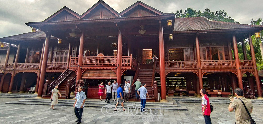 Ngôi nhà gỗ lim lớn nhất Việt Nam, huy động hàng chục nghệ nhân và 10.000 lượt thợ, vốn đầu tư 200 tỷ đồng - ảnh 4
