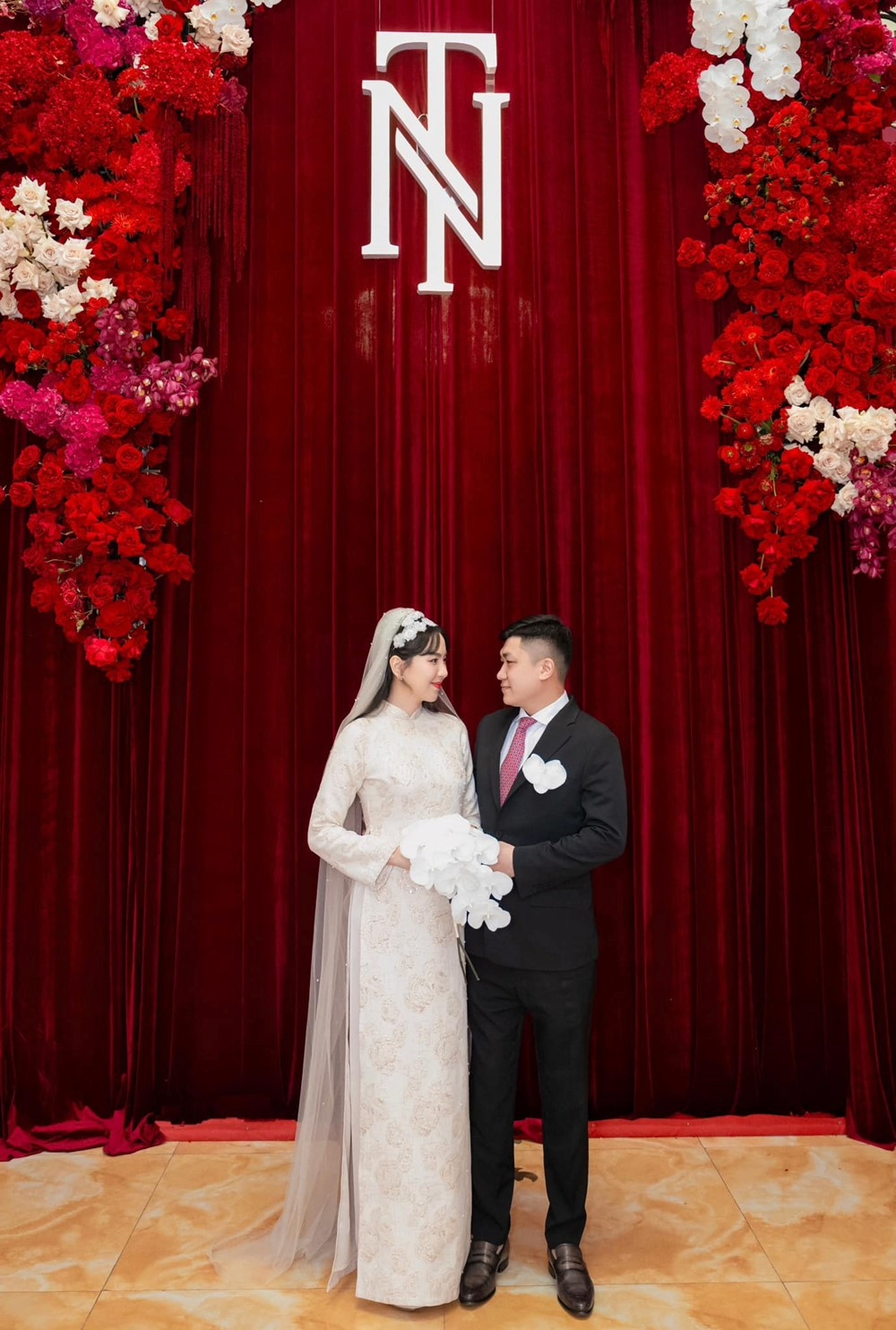 'MC đẹp nhất VTV' từ bỏ sự nghiệp để làm dâu hào môn, sống như 'bà hoàng' trong lâu đài dát vàng - ảnh 2