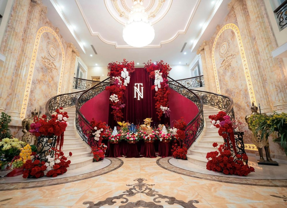 'MC đẹp nhất VTV' từ bỏ sự nghiệp để làm dâu hào môn, sống như 'bà hoàng' trong lâu đài dát vàng - ảnh 4