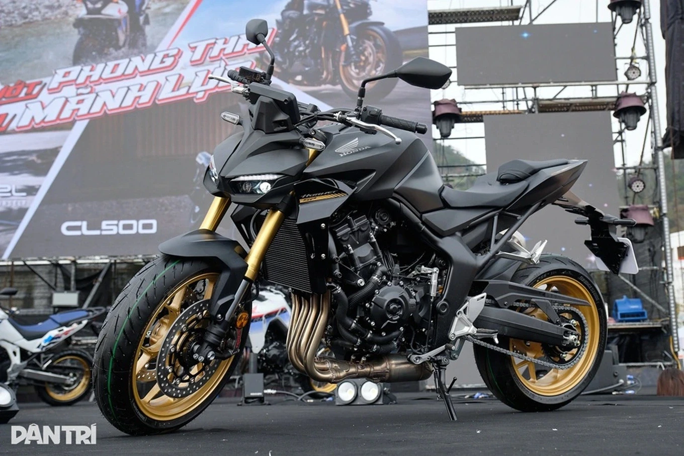 honda-cb1000-bi-trieu-hoi-tai-viet-nam-vi-loi-can-chuyen-so-anh1jpg-1761538252032.webp