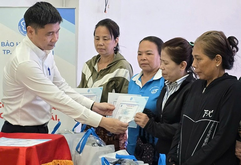 Món quà tết đặc biệt từ BHXH Việt Nam sẽ được trao đến những đối tượng nào? - ảnh 1